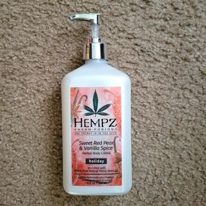 Hempz Sweet Red Pear Vanilla Spice 17 oz lotion new